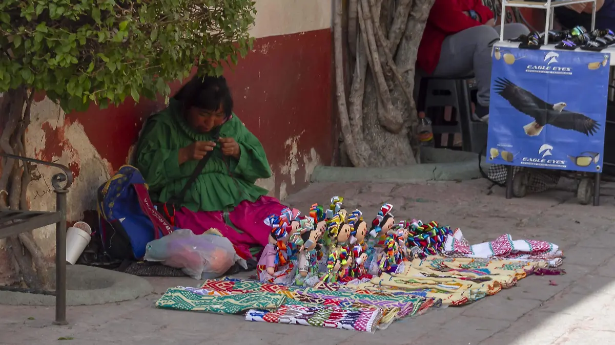 Buscan generar las condiciones para que las artesanas tengan un trato digno. Foto César Ortiz.